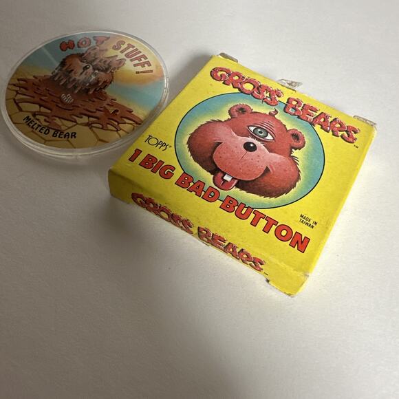 1985 Topps Gross Bears MELTED BEAR Vintage Big Bad Button Pin Garbage Pail Kids - Picture 7 of 7
